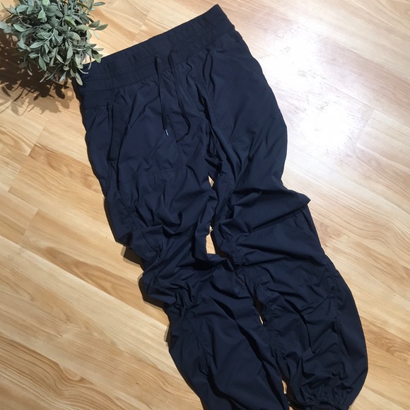 lululemon athletica Pants - Woman’s Lululemon Quick Step Pants Size 8